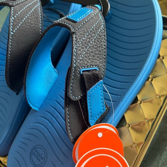 Wonder Nation Blue and Black Flip Flops - Picture 3 of 7